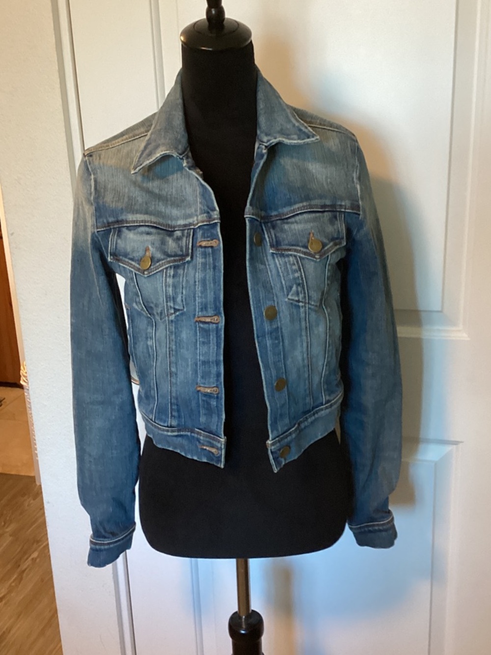 J Brand Classic Blue Denim Jacket - Women's Cropped Trucker XS